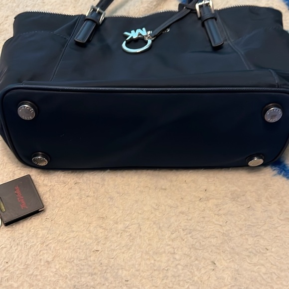 Michael Kors bag - Picture 8 of 12